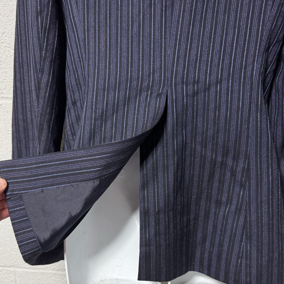 Theory Rory Navy Blue Stripe Two Button Wool Blend Blazer Size 2 Structured - Picture 4 of 8